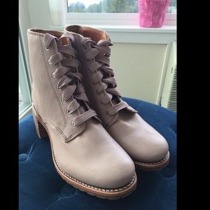 frye sabrina lilac